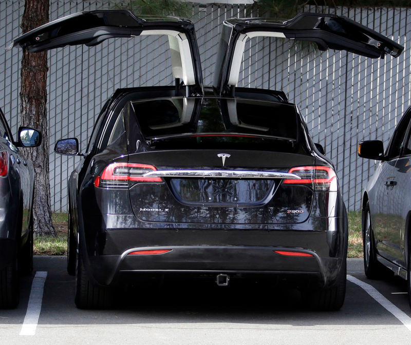 Illustration for article titled Here's a Close-Ish Look at a New Tesla Knockoff On-Sale in China